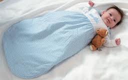 Ayúda a tu bebé a dormir en su saquito
